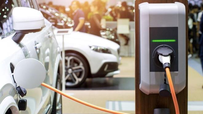 Sz konusu dnemde otomobil satlar yzde 9,4 azalarak 354 bin 543 adet ve hafif ticari ara satlar da yzde 5,2 dle 103 bin 903 adet olarak gerekleti.