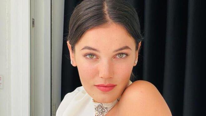 A�k 101 dizisi ile pop�lerli�ini kazanan ve son d�nemde "Yarg�"  dizisinde rol ald��� "Ceylin" karakteri ile b�y�k ilgi toplayan P�nar Deniz. Gitmi� oldu�u Paris tatilinde sosyal medya da payla�t��� foto�raflar takip�ileri taraf�ndan yo�un be�eni ald�.