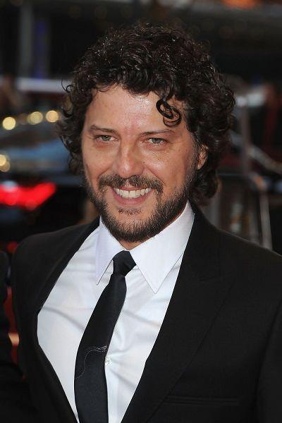 Hem siyaseten hem de kltrel anlamda inanlmaz bir yaknlk oldu. Sanatla her eyi zebiliyoruz" diye szlerini srdrd.