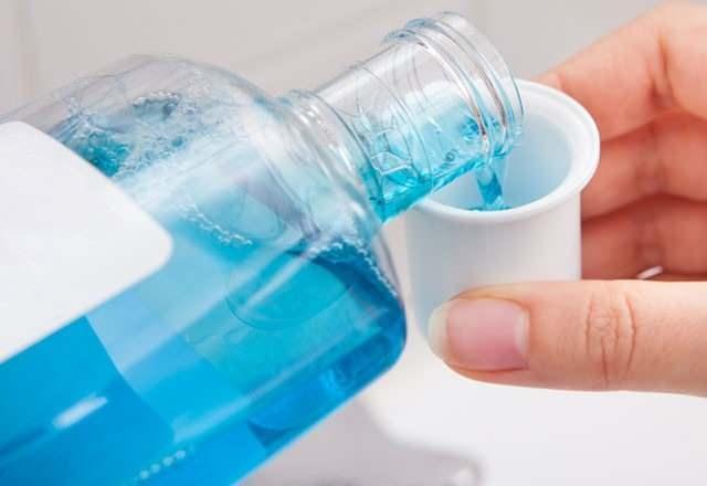 Zamanla biriken kflerden kurtulmak iin duyunca ok aracanz etkili bir yntemiz sizlerle paylayoruz. Daha nce az salnz iin aldnz az gargarasn yarm su bardak olacak ekilde boaltn.