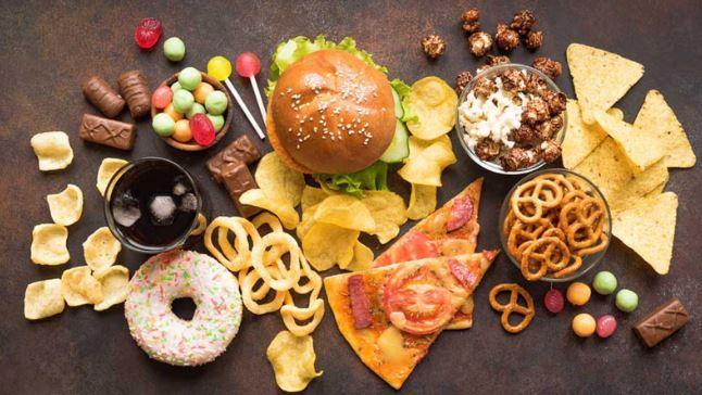 DONMU VE TRANS YALAR    Kalp salnz nemsiyor ve bu konuda dikkat etmek istiyorsanz doymu ve trans ya tketiminden kanmalsnz. Doymu ve trans yalar kt kolesterol olarak bilinen LDL'yi ykselttiinden dolay kalp hastal riskini arttrmatadr.