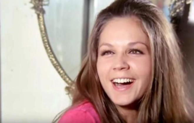 Yeilam'n gzellerinden olan oyuncuyu bir dneme damga vuran ve  hl ilk gnk gibi izlenen Ak- Memnu dizisinden tanyoruz.