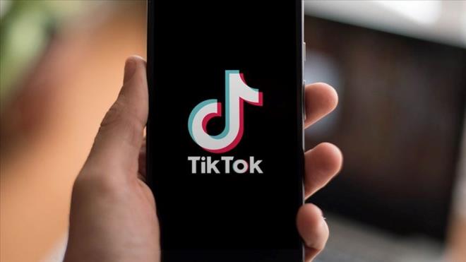 KARAKTER SINIRLAMASI ARTIRILDI    fotoraf dzenlemesiyle birlikte TikTok yeni zelliini de duyurdu. 300 karakter snrlamas bulunan TikTok, yeni gncellemesi ile birlikte artk kullanclara 2200 karaktere kadar metin ekleme imkan verecek.