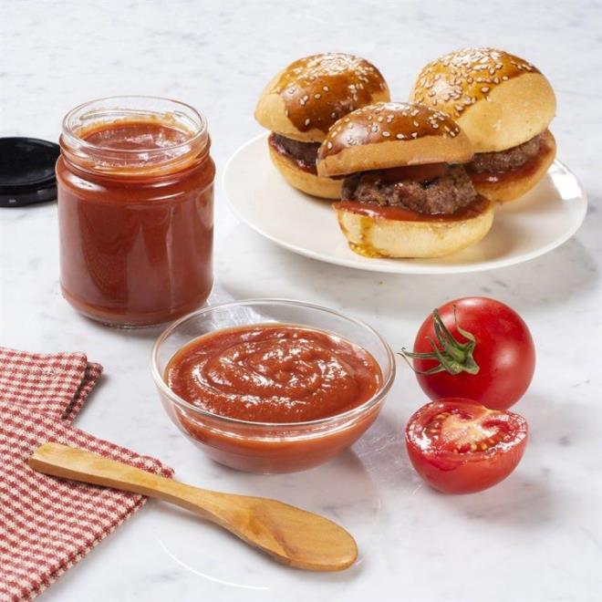 ETAP    1800'lerin balarnda ise domatesin ve ketabn iyiletirici bir gc olduu inanc yaygnlat. Hatta 1830'larda ABD'nin Ohio eyaletinde bir doktor domatesin hazmszlk ve ishali tedavi edebildiiniz ne srm ve daha sonra hapa dntrd bir tr ketap iin tarifler yaymlamt.