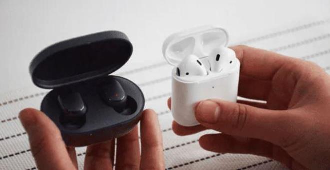 'Sar' endeksi diye bir ey var. Sar endeksi vcudun absorbe ettii manyetik alan miktardr. Bu manyetik alan miktar ortalama 1,4 sar bl kilogramdr. Bluetooth kulaklklar bunun 4'te 1?i kadardr. Kanser anlamnda bu tr kulaklklarn ksa sreli kullanmnda bir sknt olmayaca sylenebilir. Fakat en kt taraf bunun birikici yani kmlatif etkisi olmasdr. Dolaysyla bu kulaklklarn uzun sreli kullanlmasnda risk artyor diyebiliriz." yorumlarnda bulundu.