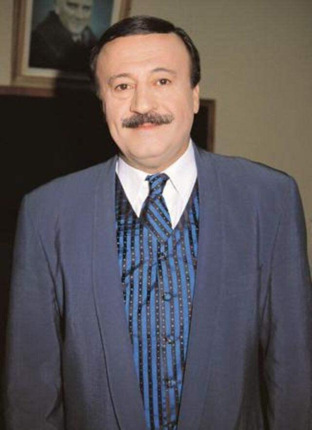 "Yatacak yerim yok, almam lazm. Lokantacya, tcye sordum; 'ii lazm m?', deil. Beyolu'nda Fita Pasaj'nn yan tarafnda ato Oteli'ne gittim. Sahiplerine durumumu anlattm.