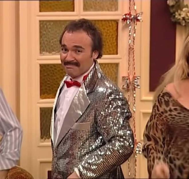 2004 ylnda yaynlanmaya balayan ve Glse Birsel'in projesi olan "Avrupa Yakas", 2000'li yllara damgasn vurarak tarihe yazlm ve oyuncu kadrosuyla da en ok beenilen dizi halini almt. Birsel'in en iyi projeleri arasnda yer alan Avrupa Yakas'nda Burhan Altntop karakteriyle izleyici karsna kan Engin Gnaydn, seneler sonra gelen itirafyla herkesi artt.