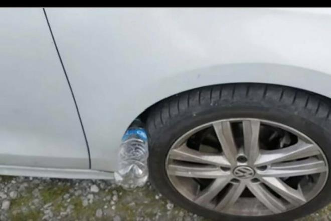 te hrsz tam bu anda harekete geiyor!  <br>  Src, ara alr haldeyken anahtarlar arabada braktnda, hrszn yapmas gereken tek ey arabaya atlayp kamak oluyor. Ayrca, baz hrszlar bu frsat araca girmek ve czdan, araba radyosu veya cep telefonu gibi geride braklan deerli eyalar hzlca almak iin kullanyor.