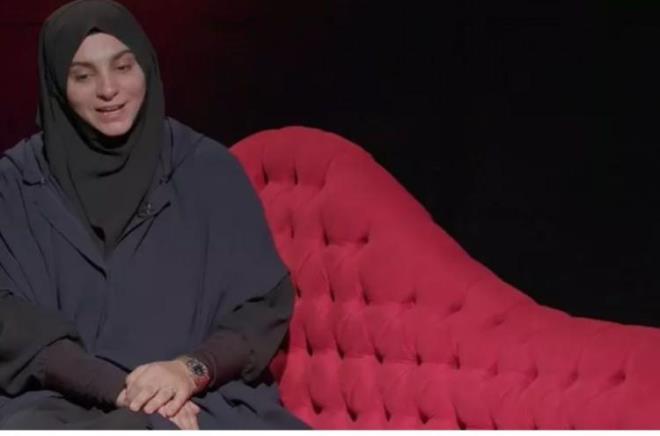 Blent Ersoy ve Armaan alayan'n, ak giymedii iin eletirdii Mekselina slam, jri yeleriyle yaad tartmayla hafzalarda yer etmiti. Yllar sonra ortaya kan nl isim, Gkhan nar'n Katarsis X-TRA programnn bu haftaki konuu oldu.