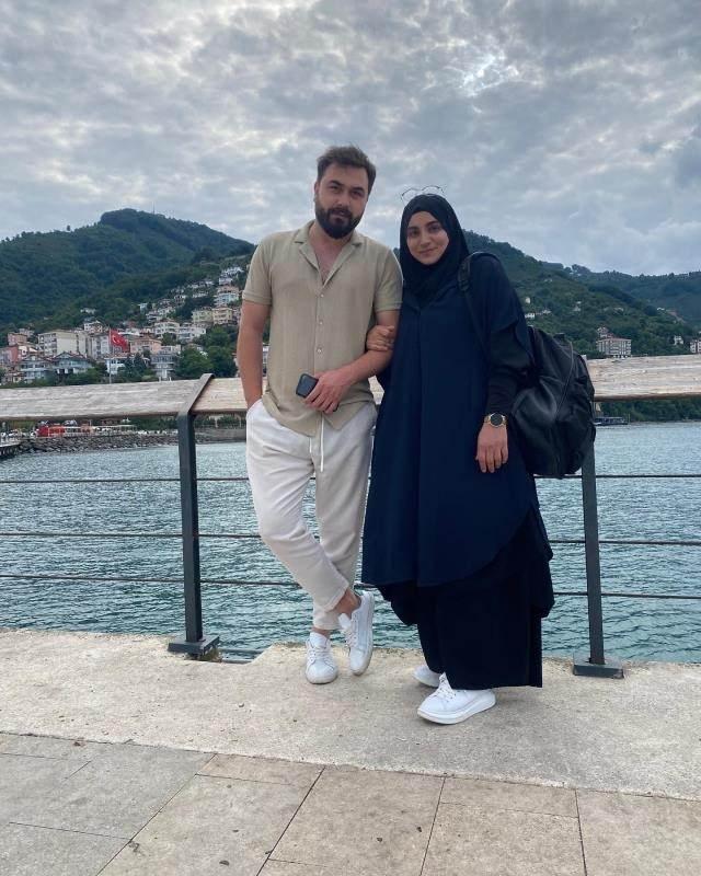 Yaad basklar sebebiyle elenmek istediini ifade eden slam, "Eskiden makyaj yapyorsun, ayakkaby uydurmaya alyorsun. slam ile rahat ettim. Kadn kimliinden kp insan oluyorsunuz" eklinde konutu.