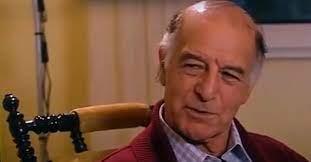 En son "Doktorlar" dizisinde Nihat Altnda karakterini oynayan Erl, "Arka Sokaklar", "Kpr", "Cennet Mahallesi", "Kurtlar Vadisi", "Patron Kim", "Tatl Hayat", "iek Taksi", "ki Arkada", "Byle mi Olacakt", "Ke Kapmaca", "z Peinde", "Milyarder" ve "Tarzan Rfk"da oyunculuk yapt.