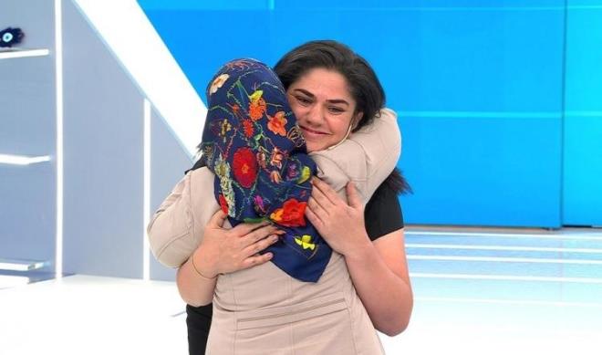 Canl yaynda yaplan ar sonras Bahar ve Glsen isimli iki kadn Perize Hanm'n kz olabileceklerinden phelendiklerini syleyerek yayna katld.