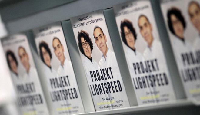 BBC'den Laura Kuenssberg ile konuan Prof. Dr. zlem Treci, BioNTech'in Covid-19 asnn temelindeki mRNA teknolojisinin, kanser hcrelerine saldrmak iin yeniden kullanlabileceini anlatt.