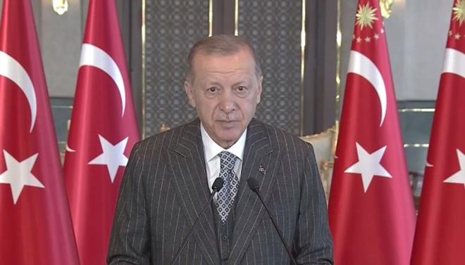 Al trenine Cumhurbakan Recep Tayyip Erdoan, Betepe'den canl balantyla katld.