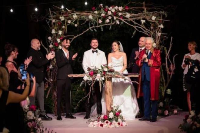 ili Belediye Bakan Sayn Muammer Keskin tarafndan kylan nikahta iftin ahitleri Tan Ta ve Erhan Bayrak ve nl prodktr Polat Yac oldu.