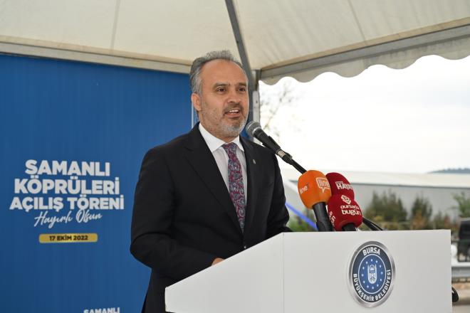 Bursa Milletvekili Refik zen?de Cumhurbakan Recep Tayyip Erdoan liderliinde Trkiye?nin 20 yldr yeni bir hikaye yazdn, kprler, yollar, hastaneler, okullar ve niversiteler yaplarak, yerelde ve genelde pek ok hizmetin hayata geirildiini syledi. zen, Bykehir Belediyesi tarafndan yaptrlan Samanl kprlerinin hayrl olmasn diledi.