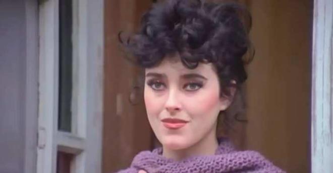 te bir dnemin altn isimlerinden Yaprak zdemirolu'nun son hali...