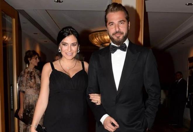 Sevilen ismin kz Nesliah Alkolar baarl oyuncu Engin Altan Dzyatan ile olan evlilikleriyle de bilinen bir isim.