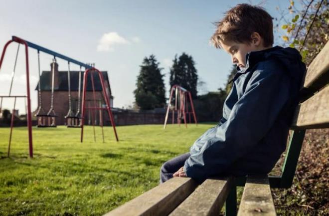 ocuklara empoze edilmeye allan LGBT+ anlay ise, temelinde bireyselletirme yani toplumdan soyutlama, aileden koparma devamnda ise yalnzlatrarak ynetilebilir bir toplum oluturma isteinden ortaya kmtr. ocuklarn bu zihniyetle manevi deerlerden uzaklamamas ve aile kavramnn deerini bilmesi nemlidir.