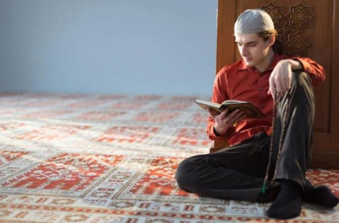 ocuun bu admlarla iine oturttuu din anlay ve inanc, kendi iinde bir atma yaamakszn bilinli bir dinsel tercihe brnd belirtildi.