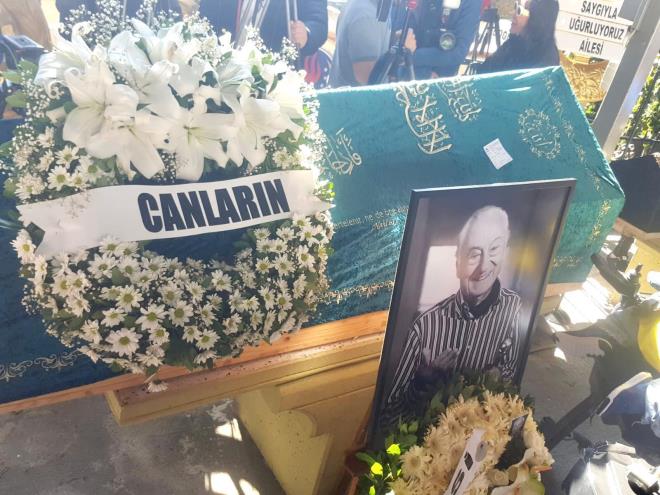 Trk spor basnnn efsane ismi Halit Kvan, nceki gn hayatn kaybetmiti. 97 yanda aramzda ayrlan Kvan, son yolculuuna uurlanyor. Kvan iin ilk olarak TSYD'de bir tren dzenlendi.