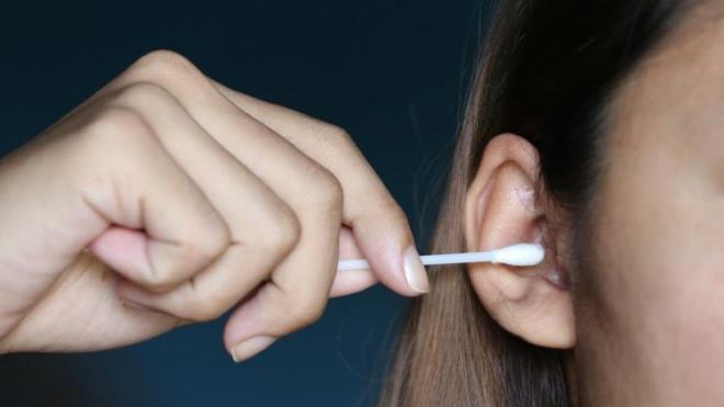 Kulak pnn normalde kulak kepesinin kvrmlarn temizleme amacyla retilmitir. Temizleme ubuunu bilinsiz bir ekilde kulak kanallarnn iine sokmak, mantara ya da kulak zarnda oluabilecek delinmeye, enfeksiyona ve iitme kaybna kadar birok hastala yol at gzlemleniyor.