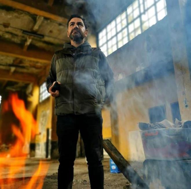 Ufak Instagram hesabndan yapt paylamla dikkatleri zerine ekti. nl oyuncu fotoraf karesine 'Hereyin Gzel Bir Yn Vardr Fakat Herkes Bunu Gremez ?' szleriyle paylat.