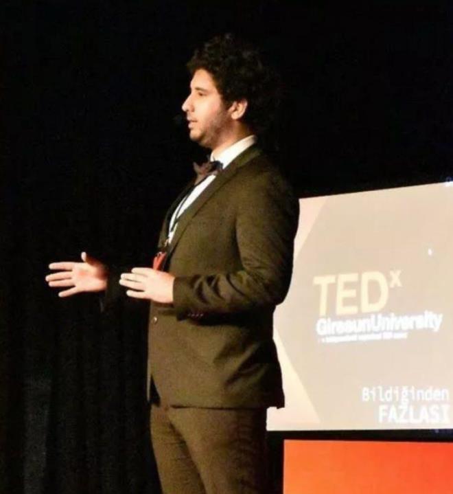 Ayn zamanda gen isim, TEDx'de konumac olarak sahneye kt.