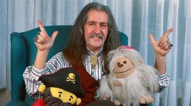 1970'de "Bar Mano Ve..." adn verdii yeni grubuyla yaynlad ve byk sat rakam yakalayan "Dalar Dalar" ile kitlelerce tannd.