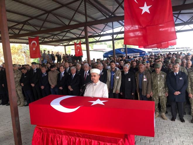 ehit Esmer iin ikindi vakti Hatay?n Altnz ilesine bal Tokdemir Mahallesi'ndeki mezarlk kompleksinde cenaze treni dzenlendi.