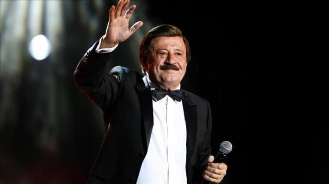 " Mumya Firarda" isimli filmi, 6. Hollywood Film Festivali?ne davet edilen ilk Trk filmi olmutur. Mzikleri birok film ve dizilerde kullanlmtr.  Kendisinin rol ald dier yapmlar ise "Kyn Be Gzeli, Barmdaki Ate, Kaderi Zorlama" dr.