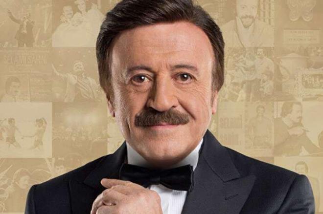 Mzik hayatna ilk okul sralarnda balayan Selami ahin, Hataydan ayrlarak stanbul'a geldi. Burada rfan zbakr ile tant ve 45'lik "Zeynebim" olan ilk plan kard.