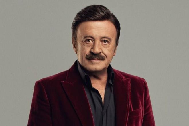 arklar Trkiye ile snrl kalmam birok Avrupa ve Ortadou lkelerinde de farkl dillere evrilmitir. Mzik kariyeri ile birlikte yanna oyunculuk kariyerinide ekleyen Selami ahin birok uzun metrajl filmde barol oynamtr.