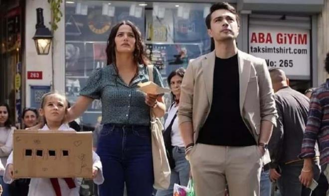 Binnur Kaya, Ecem Erkek, Burak Dakak, Ecem Erkek, Yldray ahinler ve Zeynep amc gibi isimlerin rol aldklar Gzel Gnler dizisi byk bir heyecanla balad.