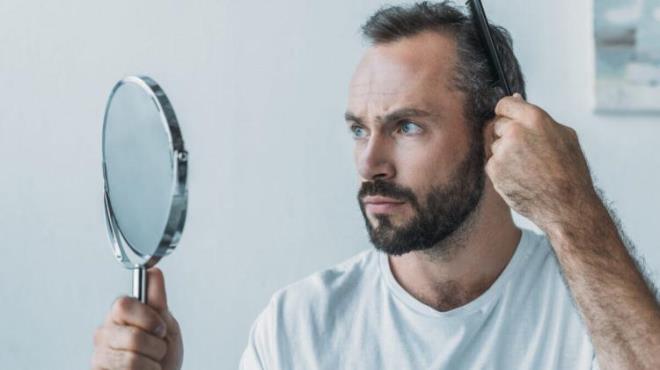 Kellik ve sa dklme konusunda ilk aratrmalar ise Osmanl dnemi, II Abdlhamid ve Msr zamanlarnda dayanmaktadr. Yllar sonra tbbi alanda gelimelerin gzkmesi ve aratrmalar sonucunda ksrlatrlan erkeklerin kellemediklerini uzmanlar tarafndan tespit edilmitir.