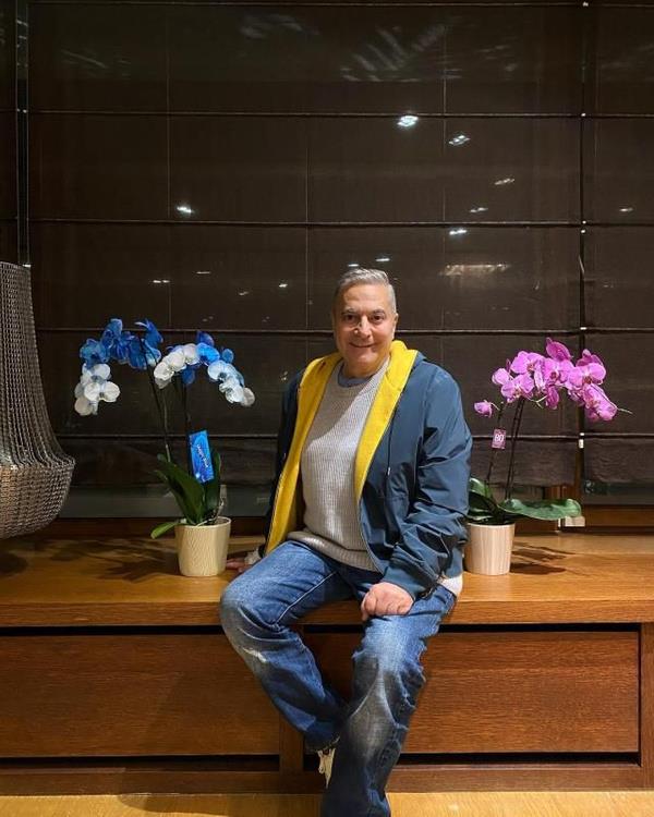 Yaad salk sorunlar nedeniyle vaktini ou zaman evde geiren nl komedyen Mehmet Ali Erbil, TikTok hesab aarak videolar yaynlamaya balad.