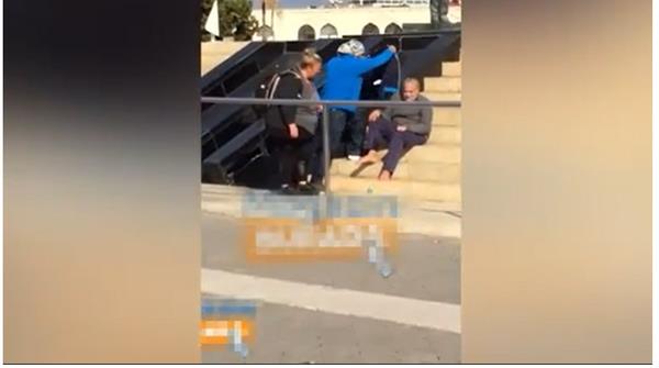 Erbil'in perian bir halde merdivende oturduu anlar ise Magazin Burada tarafndan grntlendi.      TikTok videosu ekmek iin o halde dar kan Erbil'in videosu ksa srede sosyal medyada gndem olurken kullanclar da "TikTok iin daha neler yapacaksn?" yorumu yapld.