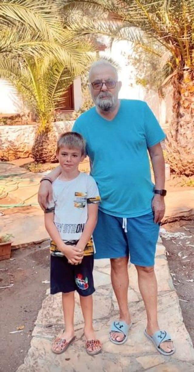 Kz Tue Tayfur, babas ile olu Taner Efe'nin yer ald fotoraf ok beenildi.