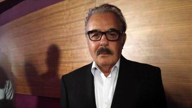 Birok sosyal medya kullancs Ferdi Tayfur'un bu fotorafna "Fena yalanm" derken kimi de "Adam tadnda brakm gzel ya alm" yorumlar yapt.