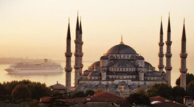 MAN VE STKAMET  <br><br>  Muhterem Mslmanlar!  <br>  Ashab- kiramdan birisi, Peygamber Efendimiz (s.a.s)?e gelerek ?Ya Reslallah! Bana slam hakknda yle bir ey syle ki bu konuda baka hi kimseye soru sorma ihtiyac hissetmeyeyim? dedi. Allah Resl (s.a.s) ona yle ''Allah'a iman ettim de, sonra da istikamet zere ol.?