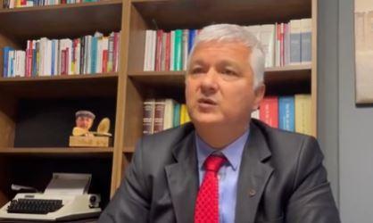 "FLMDE GEREK NEET ERTA MI ANLATILIYOR?"    Film hakknda detaylar veren ve yarg srecinin ileyiine deinen Avukat apkn,"Yapmcnn dediine baklrsa Neet Erta'n hayat anlatlyor ama gerek Neet Erta m anlatlyor yoksa onlarn hayalindeki Neet Erta m anlatlyor onu bilemiyoruz. Mahkeme sre vererek senaryoyu defalarca istemesine ramen yapmc senaryoyu maalesef ibraz etmedi" dedi.