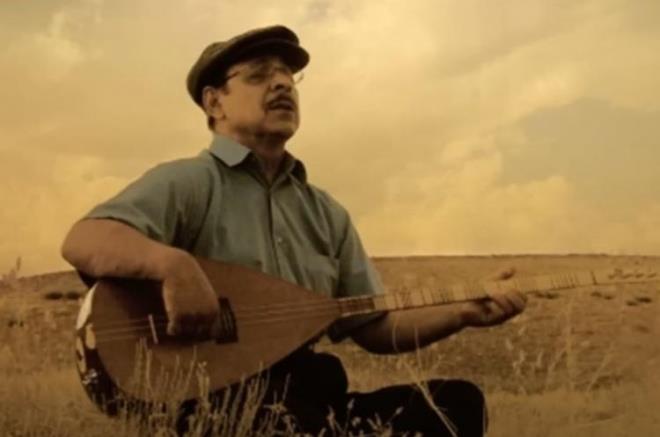 Fakat ne hikmetse Neet Erta'n vefatnn ardndan hem nota bitiyor hem de kitaba hayat da ekleniyor. Neet Erta'n evine gidilerek iki tane imza alyor. Neet Erta'n btn eserleri kitaplar kt alnm, bu eserleri 25 yl boyunca Erol Parlak hibir telif demeden kullanyor. Bu iznin maddi karl boazdaki yaldan daha fazla, Nota ile alnan imza iki cilt karlyor. Bu muvafakatlarn iinde dahi filme izin veren bir madde yok." ifadelerini kulland.