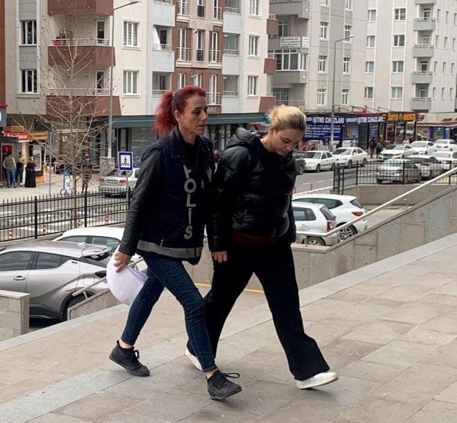 Tekirda erkezky Devlet Hastanesi'nde herkesi 4 ay boyunca kandran sahte doktor Aye zkiraz'n ya, belgeleri, her eyi sahte kt.