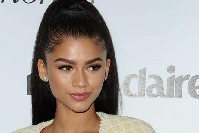 10- ZENDAYA    nl oyuncu Zendaya oynad dizideki performansnn yan sra Tom Holland ile ilkisiyle en ok aratlan ismlerden biri oldu.