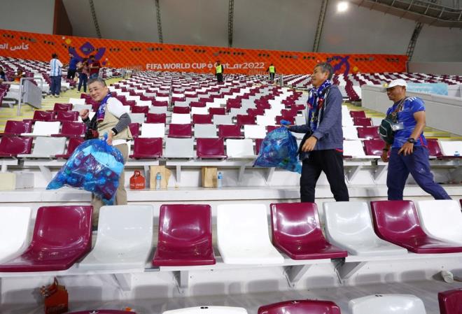 Japonya sadece Dnya Kupas performansyla deil, taraftarlarnn titizliiyle de hafzlara kaznd.