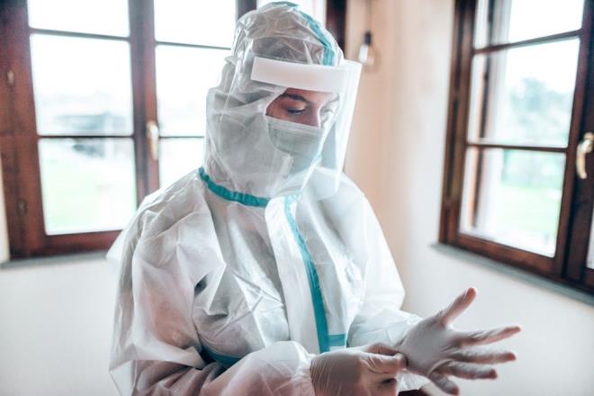 "YEN COVD-19 DALGALARI GRNMEYE DEVAM EDECEK"    Belfast Telegraph'a konuan Bamford, "Bence bu konuda biraz endielenmemiz gerekiyor.  Srekli olarak, hala yaylabilen ve baklmz  aabilen farkl varyantlarn ortaya ktn gryoruz. Yeni Covid-19 dalgalar grmeye devam edeceiz? dedi.