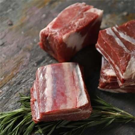 "Kemikli etler; ilikli kemik suyu, sr eti, tavuk eti, hindi eti" gibi etlerin salk asndan ve kolejen asndan faydal oldugunu belirtiyor.