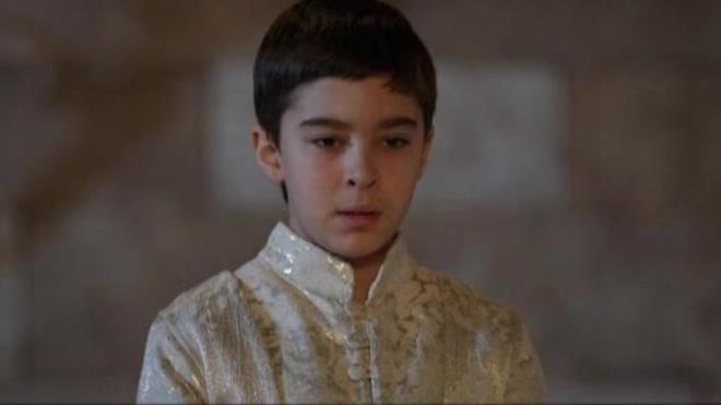 Tun Oral - ehzade Mustafa