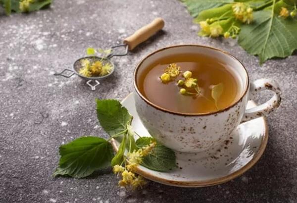 Ihlamur kan damarlarndaki iltihaplanmaya azaltr.      Pek ok kii hlamuru, elma ya da ayva gibi meyvelerle saatlerce kaynatp tketmeyi tercih ediyor. Ancak bu yntem hlamurun tm faydasn ortadan kaldryor.