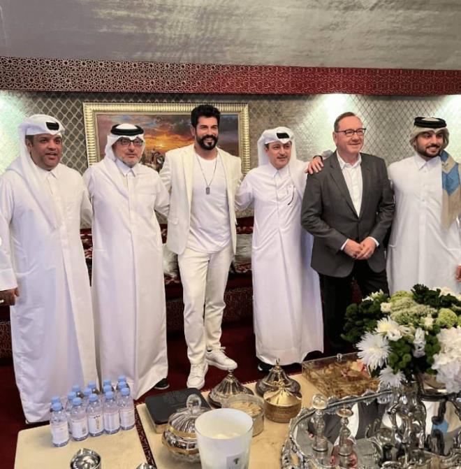 Dnya Kupas'nn dzenlendii Katar'da ma izlemek iin buluan l, msabaka ncesi sohbet etti.